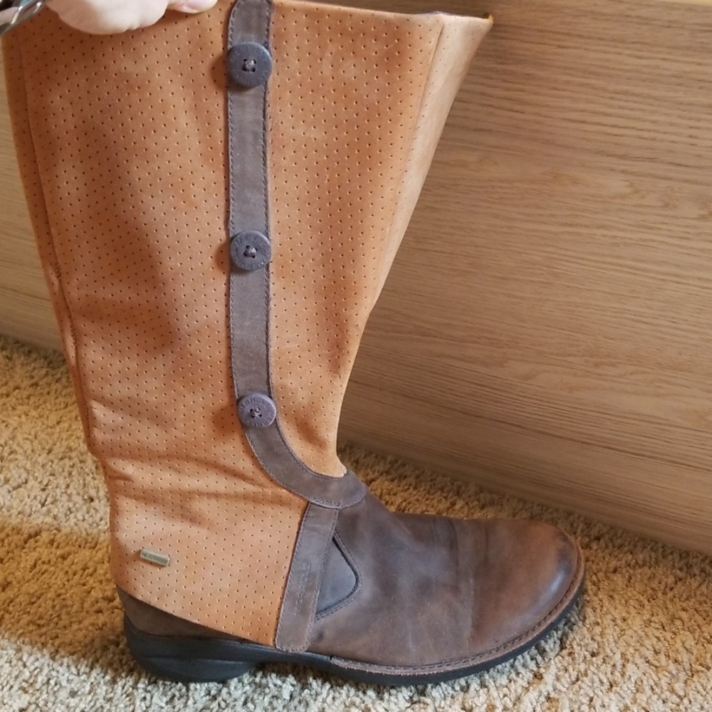 Women's Merrell boots.